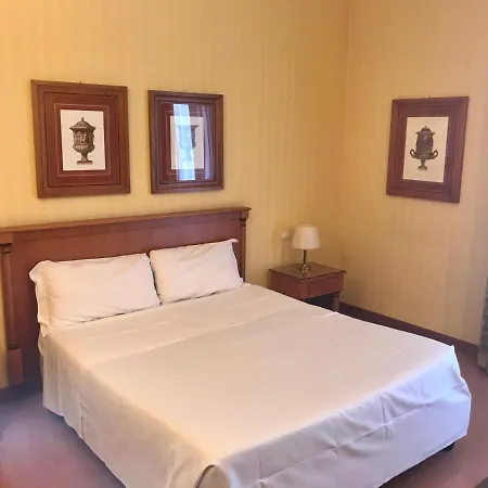 Residenza D'aragona 4* باليرمو