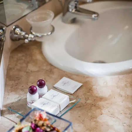 Residenza D'aragona 4*