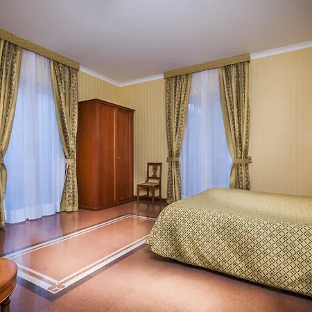 Residenza D'aragona Hotel 4*